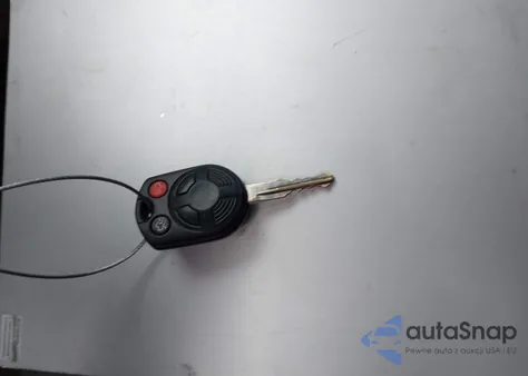 2010 Ford Escape Xlt z USA, uszkodzony, nr VIN 1FMCU9DG7AKB80110